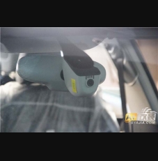 Q3隱藏記錄儀安裝，品牌導(dǎo)航倒車影像藍(lán)牙一體機(jī)，。