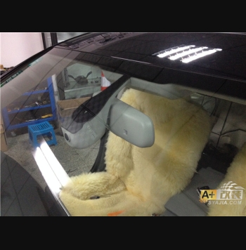 A6L 記錄儀，無鑰匙進入及電尾門安裝。
