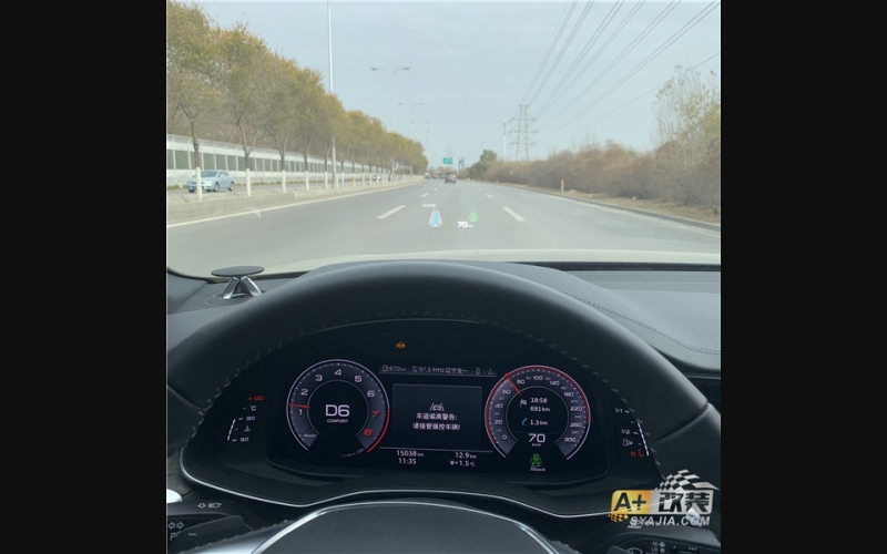 ACC 夜視，變道，胎壓，抬頭顯示。C8 原廠(chǎng)升級(jí)